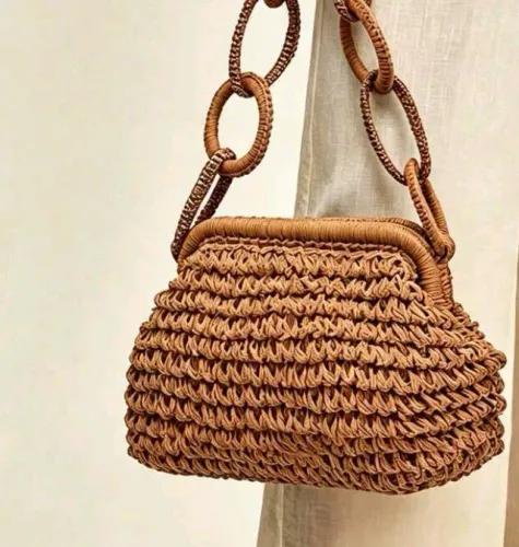 Bolsa de crochê e fio de malha