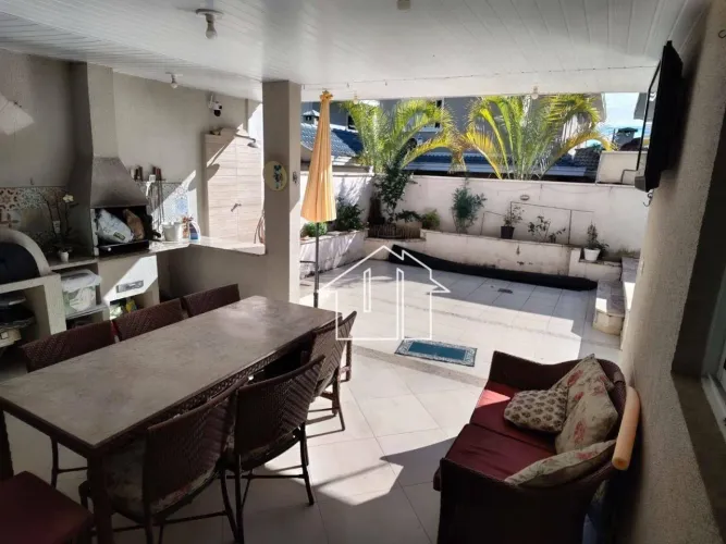 Casa com 4 dormitórios, 245 m² - venda por R$ 1.980.000 ou aluguel por R$ 12.650/mês - Urb