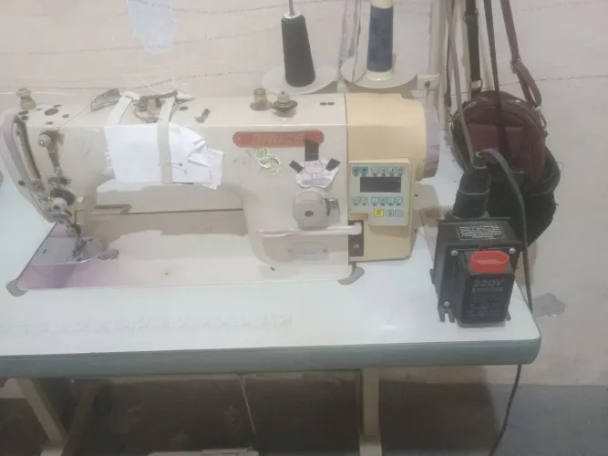 Máquina reta industrial