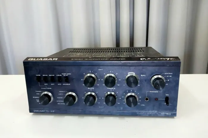 Amplificador de Potência Quasar QA 7070 BIVOLT