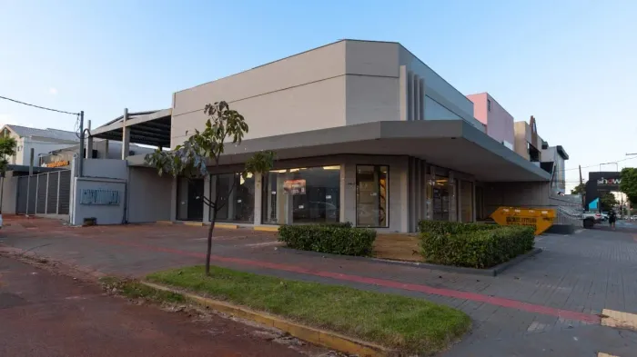 Prédio comercial no Santa Fé