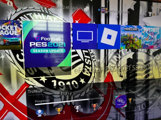 Vendo PlayStation 4 em perfeito estado