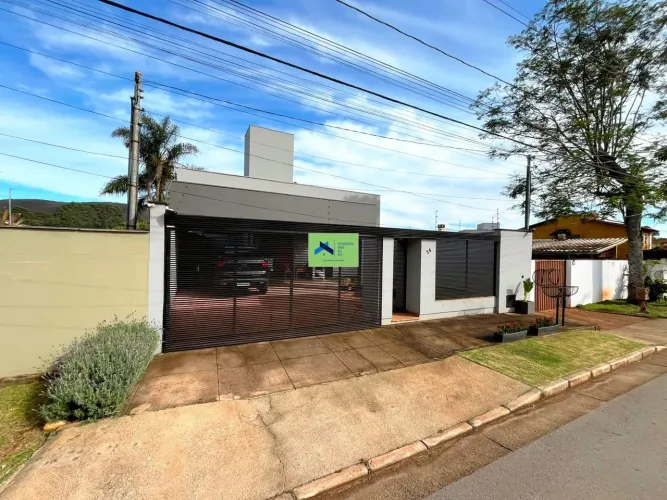 Casa moderna e impecavelmente construída no Vale do Sol Nova Lima