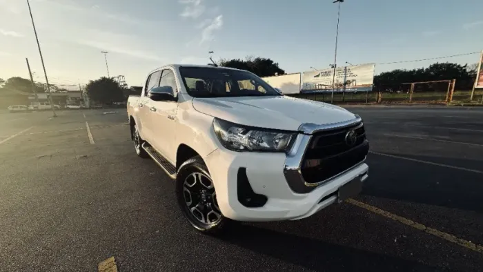 Toyota Hilux CD SRV 4X4 2.8 TDI Diesel Aut. 2022