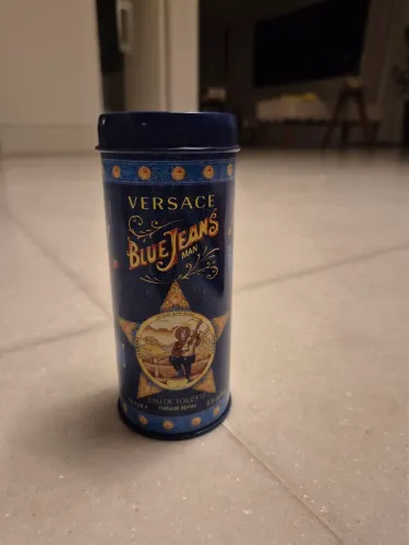 Perfume Versace Blue Jeans 75ml com cerca de 65ml