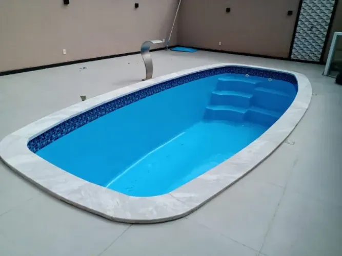 Faixa Adesiva para Bordas de Piscinas com Proteção UV 1m x 15cm kit com 20 unidades