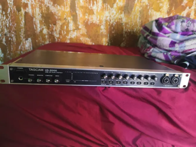Tascam Us 2000 interface mesa de som