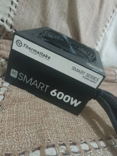 Fonte thermaltake 600