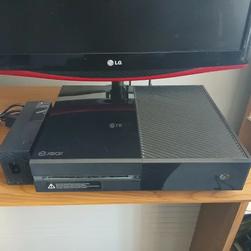 XBOX ONE COM FONTE FUNCIONANDO