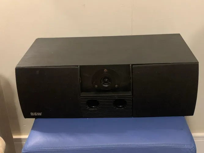 Caixa de som B&W (bowers e wilkins) importada 