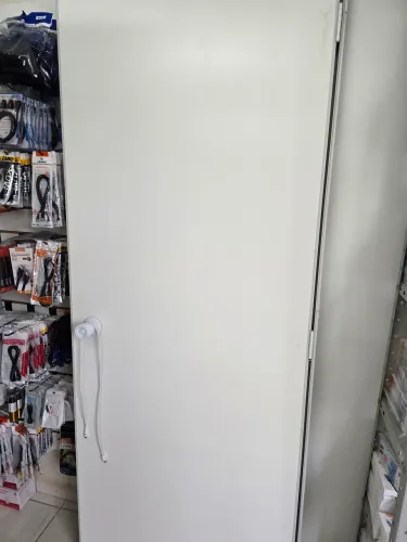 Vendo 1 porta e 3 placas inteiras mas placa menor
