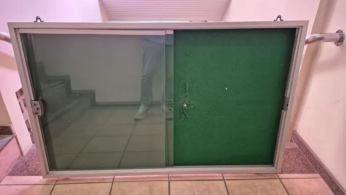 Quadro de avisos em alumínio - Ideal para Igrejas e condomínios