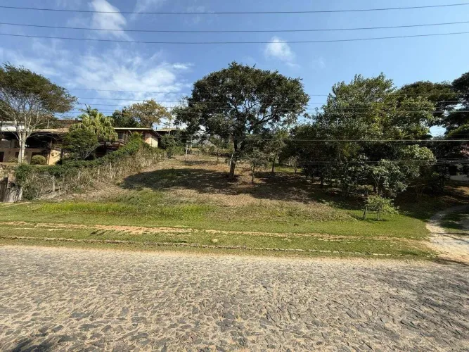 Terreno no Condomínio Alpes de Guararema Paião, Guararema | 1.000 m² e frente para a área