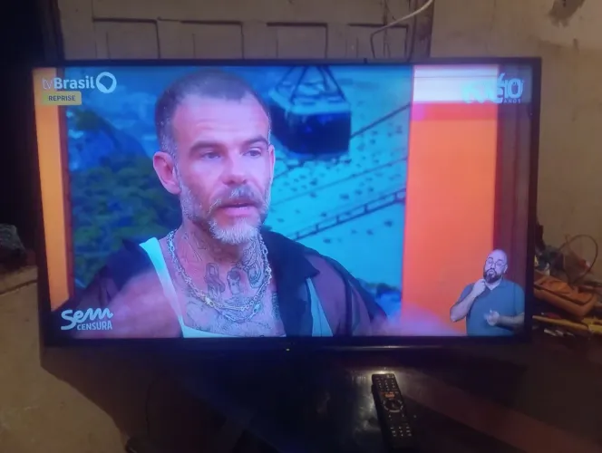 Tv kdl 48 Sony smartv funcionando leia descrição