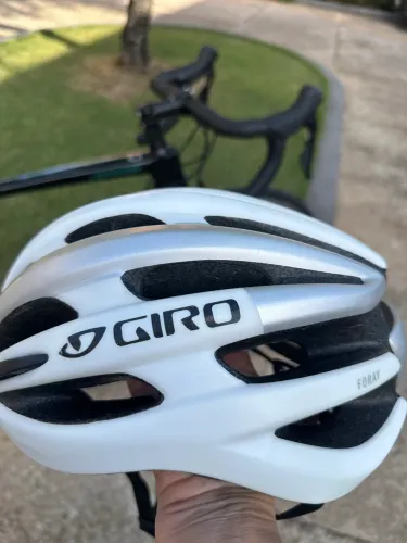 Capacete giro foray ciclismo
