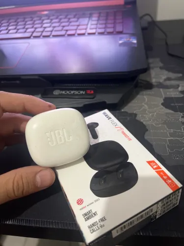 2 cases jbl wave flex uma preta e uma branca