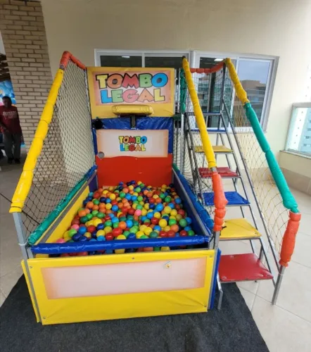 Vendo brinquedos para festas, favor ler o anúncio