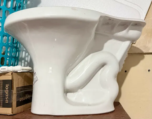 Vaso sanitário com caixa acoplada