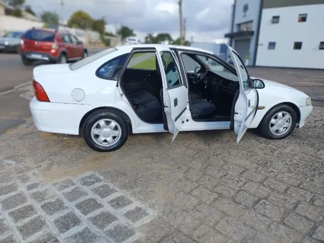 Chevrolet Vectra GL 2.2 / 2.0 MPFI 2000