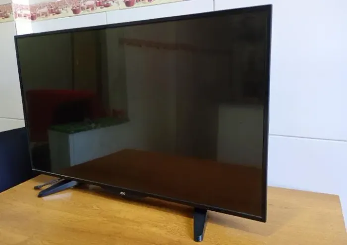 TV Para Retirada de Peças Ou Conserto.