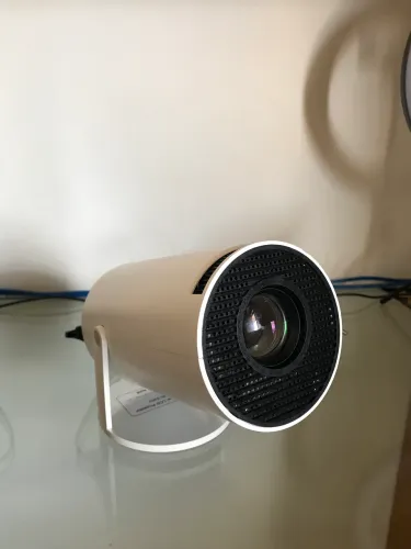 Projetor Hy300 com controle