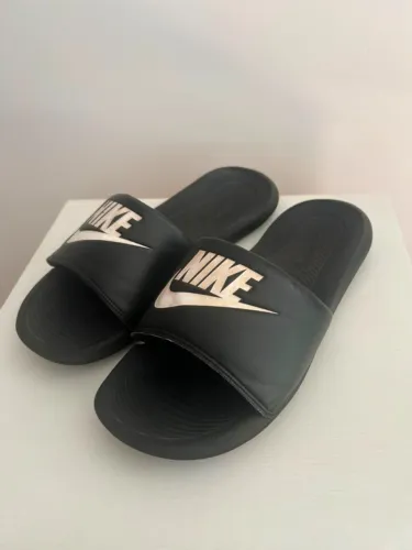 CHINELO NIKE