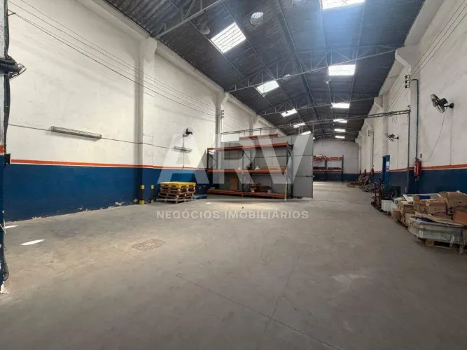 Galpão Comercial para Aluguel em Bonsucesso 600m² R$ 20.000/mês