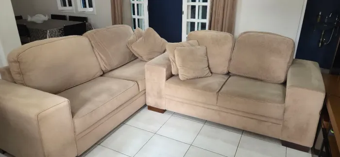 Sofá de 3 e 2 lugares