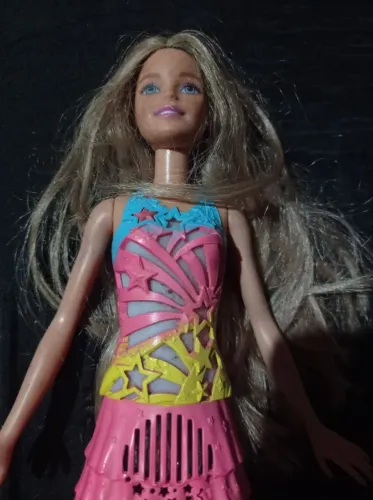Boneca antiga Barbie princesa  Dreamtopia Light Up Doll Mattel rainbow colours