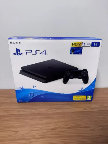 Playstation 4 Slim PS4 com 2 controles e 1 jogo