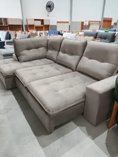 SOFÁ RETRÁTIL COM CHAISE FIXA 2.90 (MOSTRUÁRIO)