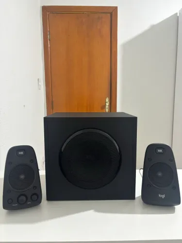 Caixa de Som Logitech Z623 THX 2.1 200W + Subwoofer