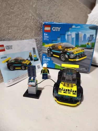 LEGO City 60383 - Carro Esportivo Elétrico ?