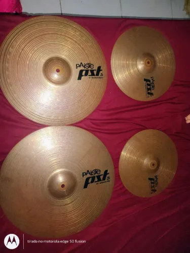 Vendo pratos de bateria 