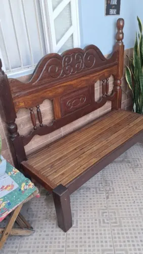 Banco de madeira