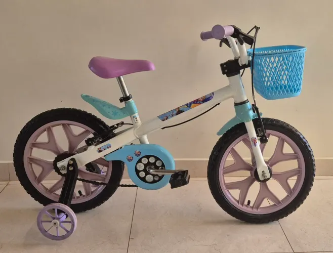 Bicicleta Infantil Bandeirantes Frozen aro 16 com Rodinhas e cestinha