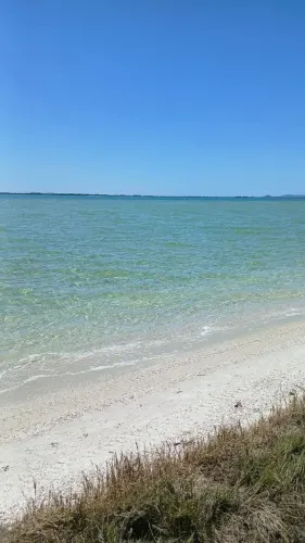 Condomínio Salinas em Arraial do Cabo Terrenos com R.G.I Financiados.