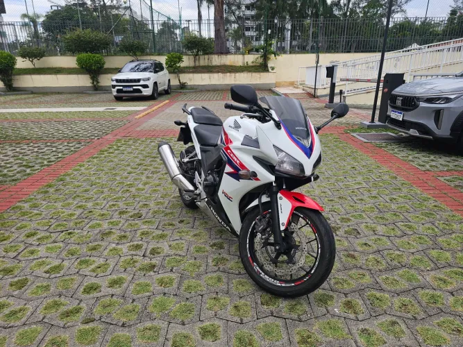 Honda CBR500R 2014 Impecável