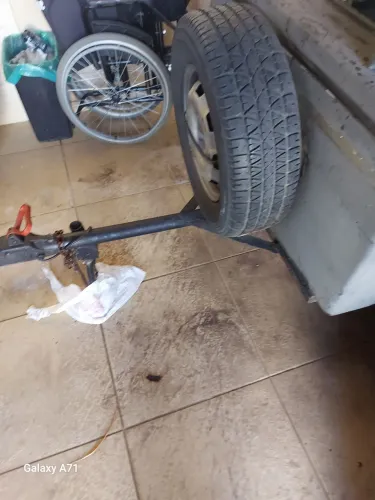 Carretinha bau toda revisada