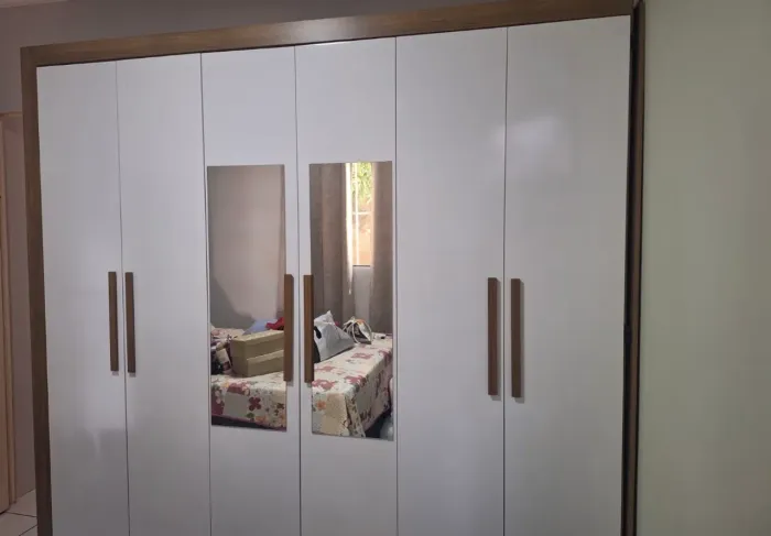 Guarda Roupa grande 2m por 1.80