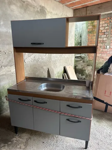 Vendo cozinha compacta com pia