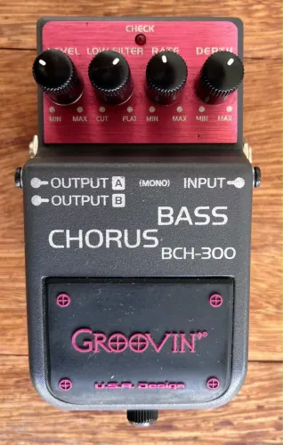Groovin Bass Chorus BCH-300 Pedal