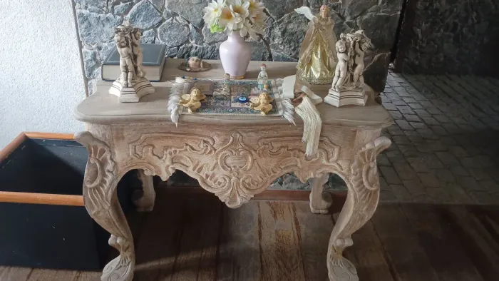 Mesa Imperial em Madeira Nobre