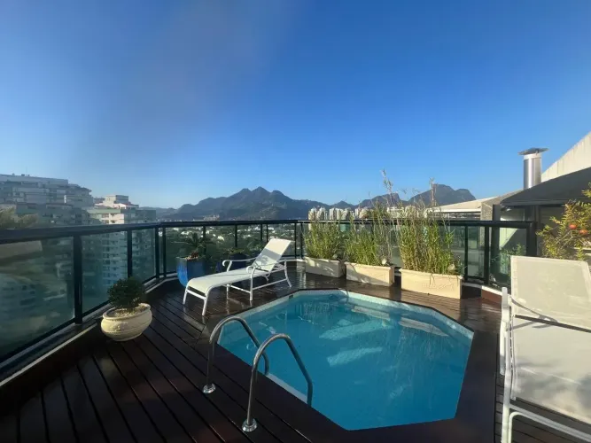 Cobertura com 300 M² no Condominio Golden Green em Barra da Tijuca - Rio de Janeiro - RJ
