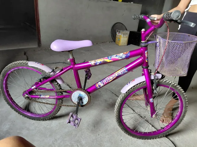 Bicicleta da frozen R$ 250,00, zap *