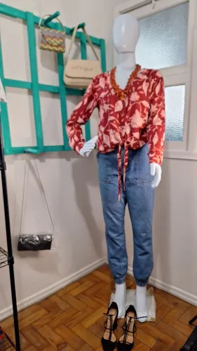 Calça jeans jogger cintura alta