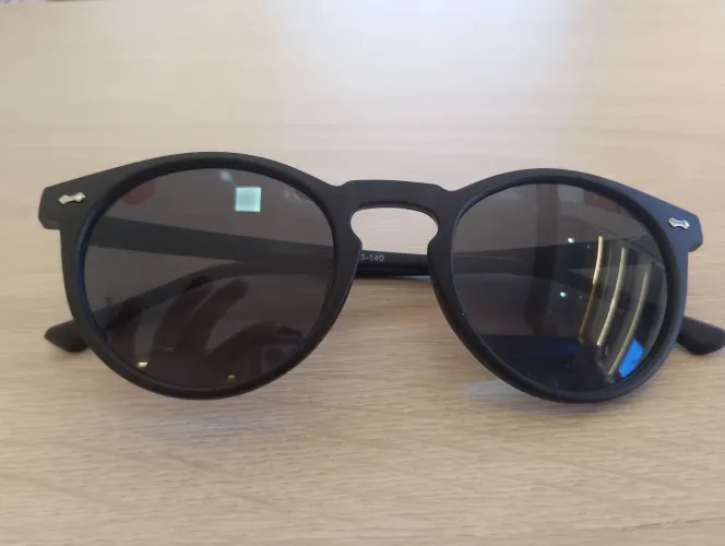 Vendo óculos solar redondo