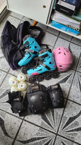 Patins Traxart - Kit Completo #9 40/41 (Calça 39) / Acessórios M - Rodas com LED