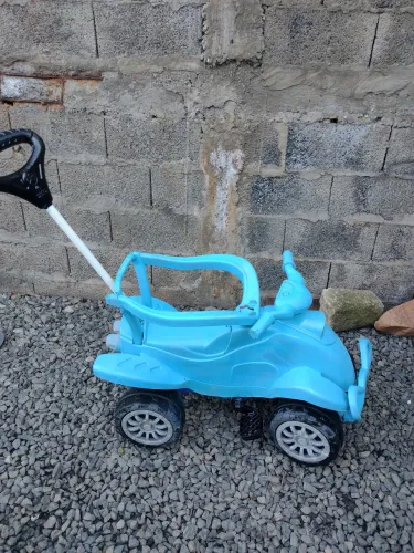 Vendo quadriciclo funciona todos os pedais vendo como está na foto