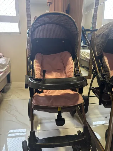 Carrinho de bebê semi novo Galzerano